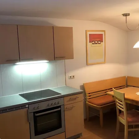 Haus Konzett Pensjonat 3*