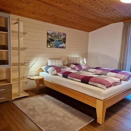 Haus Konzett Pensjonat 3*